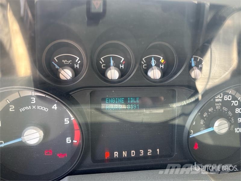 Ford F-550 4x2 27-Seat Transit Bus Minibussit