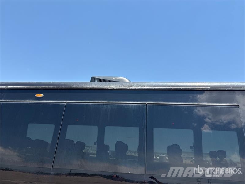 Ford F-550 4x2 27-Seat Transit Bus Minibussit