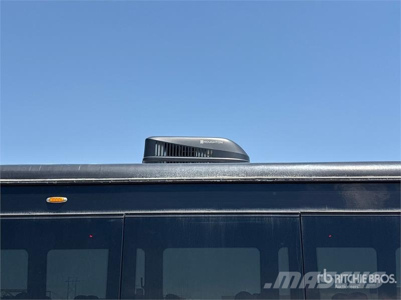 Ford F-550 4x2 27-Seat Transit Bus Minibussit