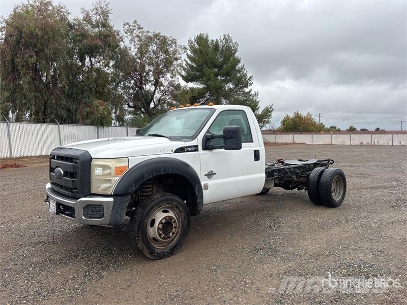 Ford F-550 4x2 Cab and Chassis Cabines e interior