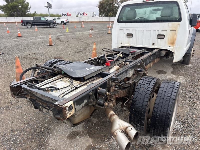 Ford F-550 4x2 Cab and Chassis Cabines e interior