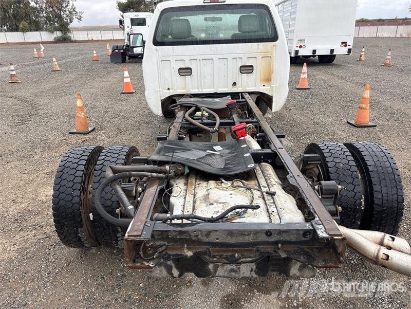 Ford F-550 4x2 Cab and Chassis Cabines e interior