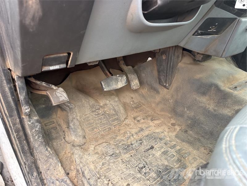 Ford F-550 4x2 Cab and Chassis Cabines e interior