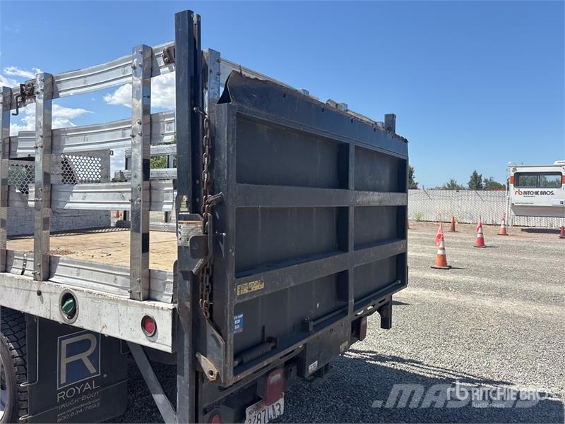 Ford F-550 4x2 Flatbed Truck Madelautod