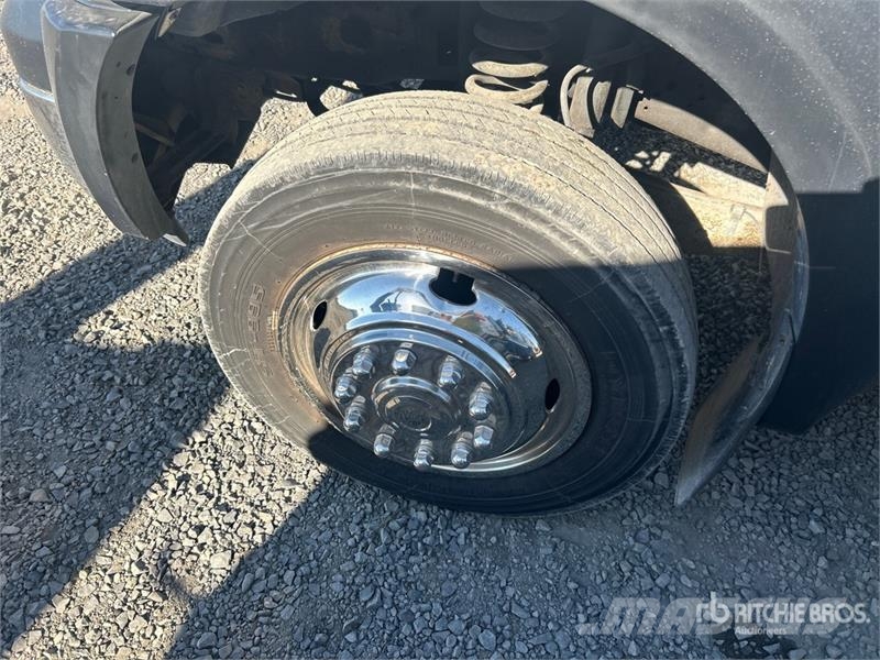 Ford F-550 4x2 Flatbed Truck Lastbil med lad/Flatbed