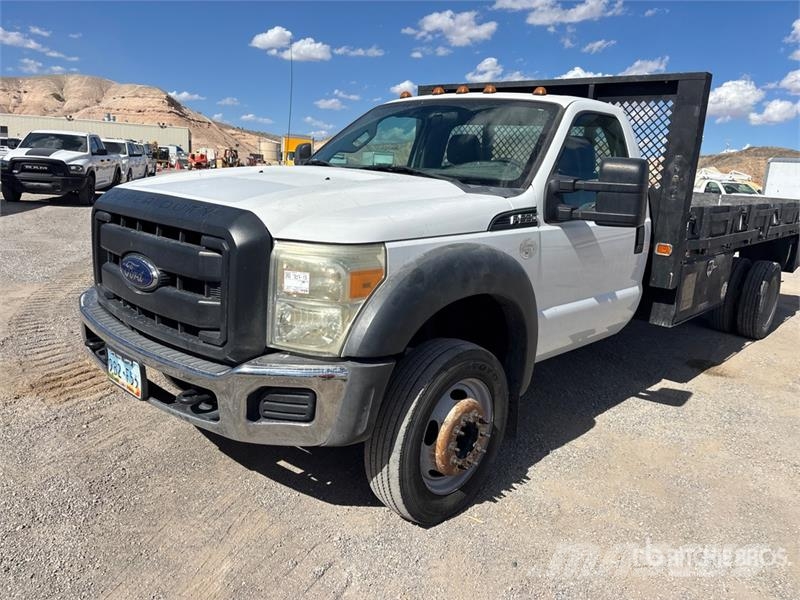 Ford F-550 4x2 Flatbed Truck Madelautod
