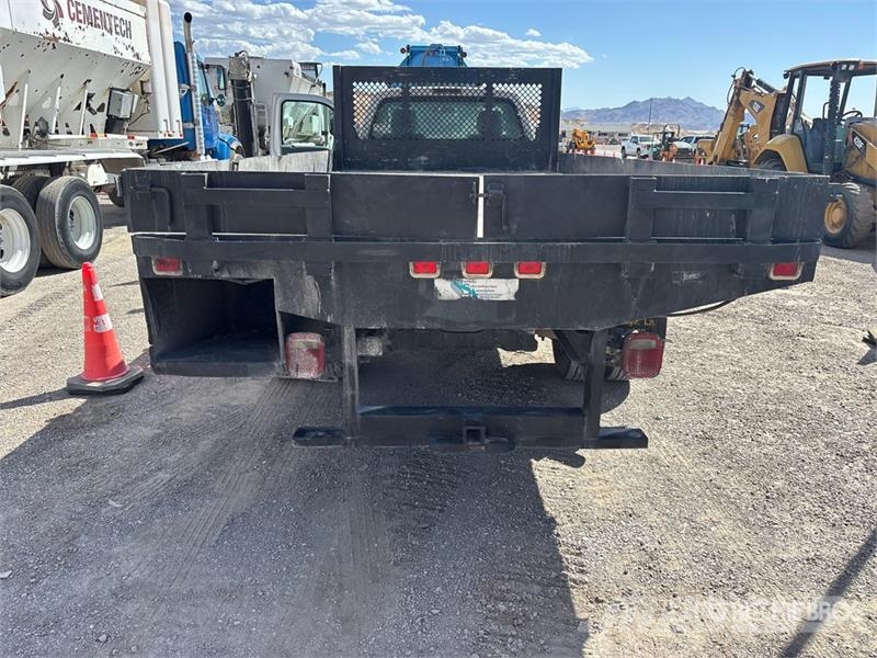 Ford F-550 4x2 Flatbed Truck Madelautod