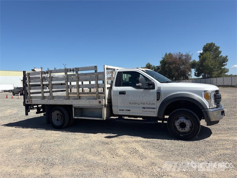 Ford F-550 4x2 Flatbed Truck Madelautod