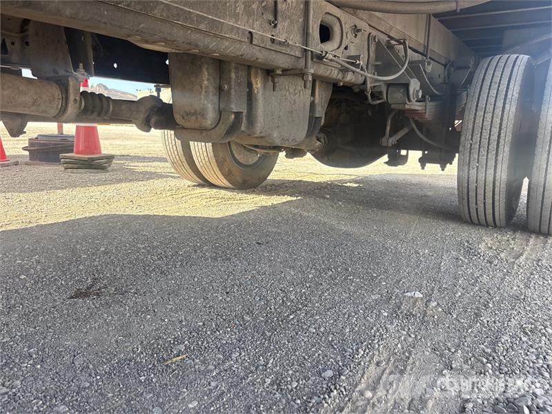 Ford F-550 4x2 Flatbed Truck Flakbilar