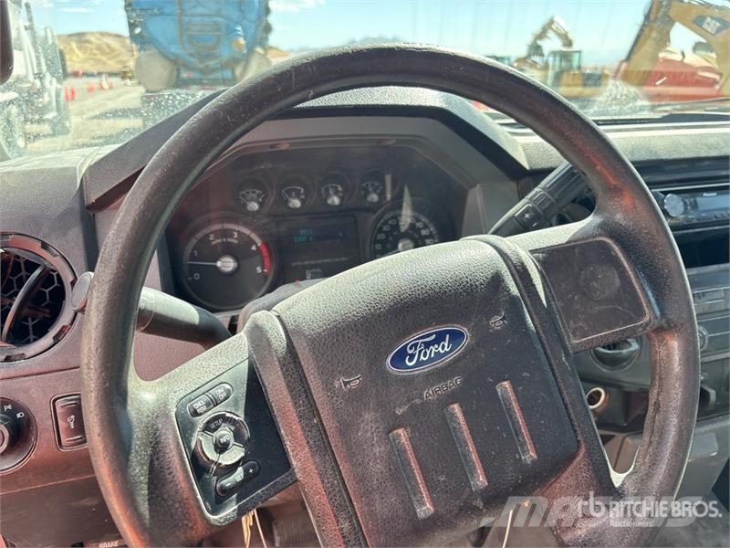 Ford F-550 4x2 Flatbed Truck Madelautod
