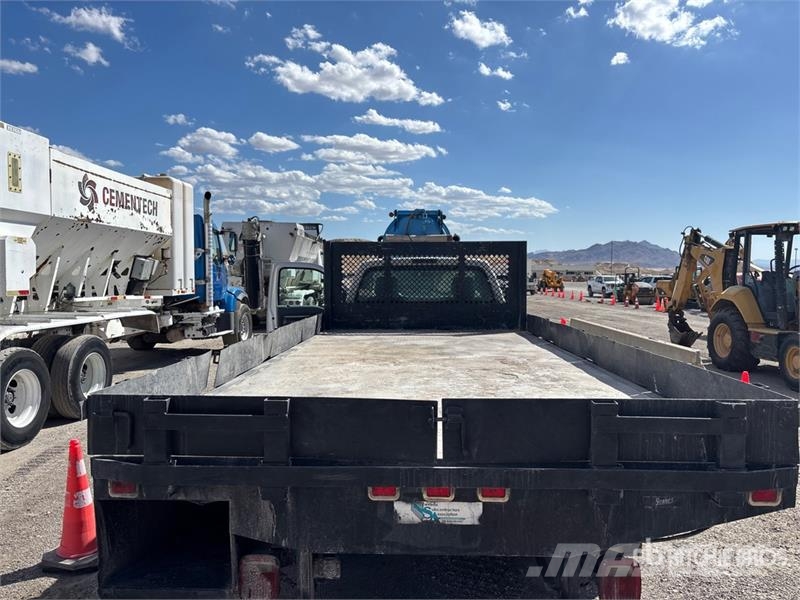 Ford F-550 4x2 Flatbed Truck Madelautod