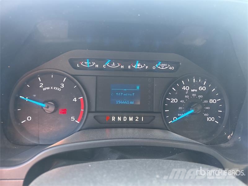 Ford F-550 4x2 Flatbed Truck Madelautod