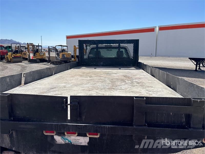 Ford F-550 4x2 Flatbed Truck Madelautod