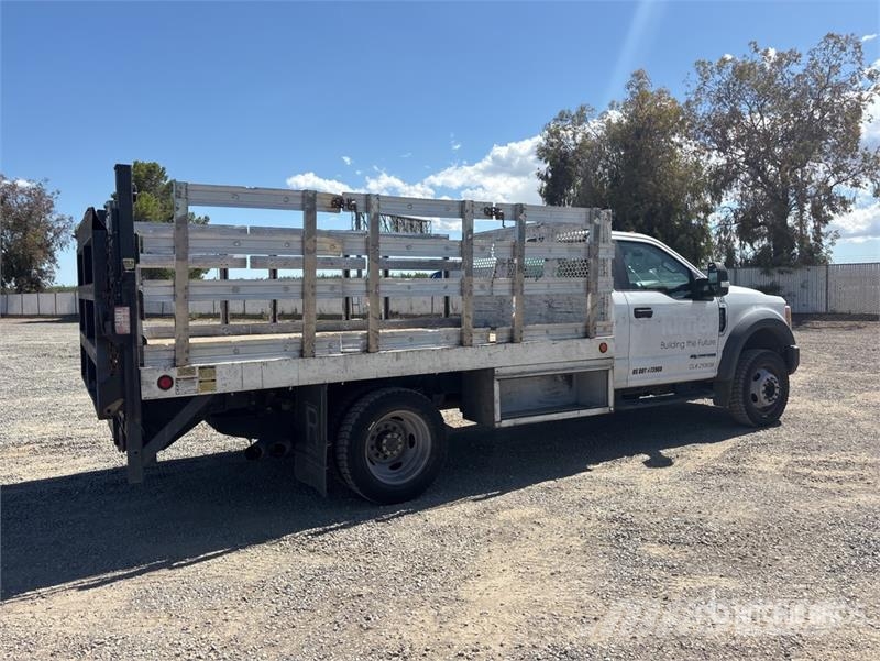 Ford F-550 4x2 Flatbed Truck Madelautod