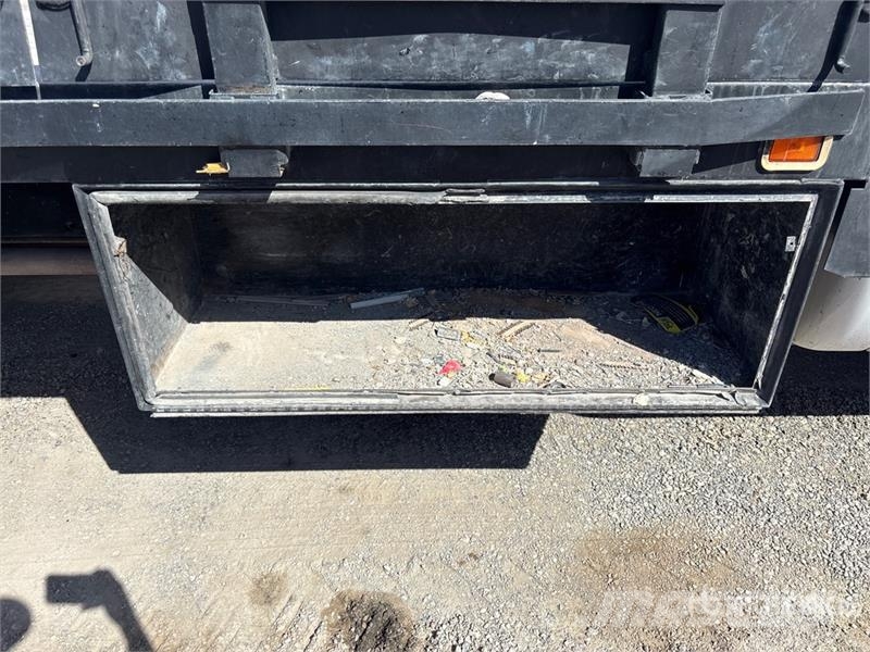 Ford F-550 4x2 Flatbed Truck Madelautod