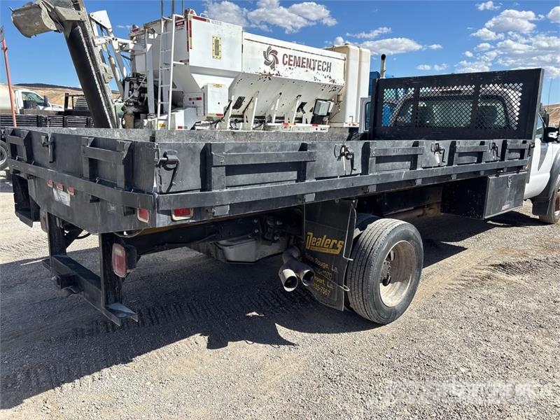Ford F-550 4x2 Flatbed Truck Madelautod
