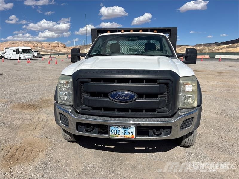 Ford F-550 4x2 Flatbed Truck Madelautod