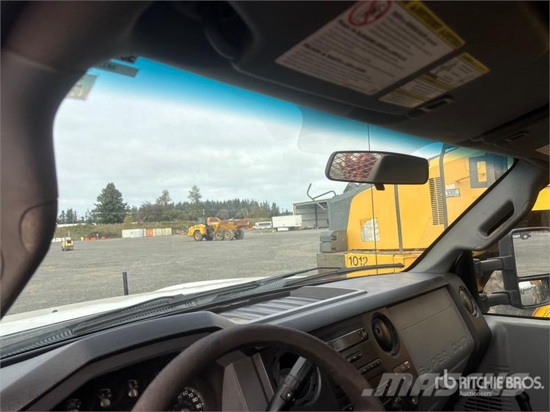 Ford F-550 4x2 Utility Truck Prekucniki