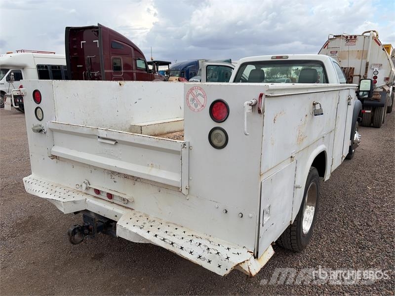 Ford F-550 4x2 Utility Truck Пикапи