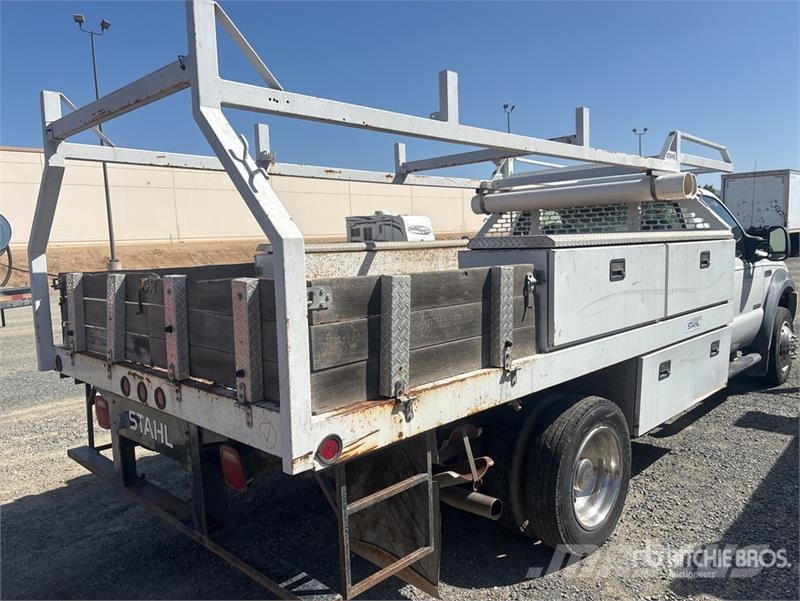 Ford F-550 4x2 Utility Truck Pick up/Dropside