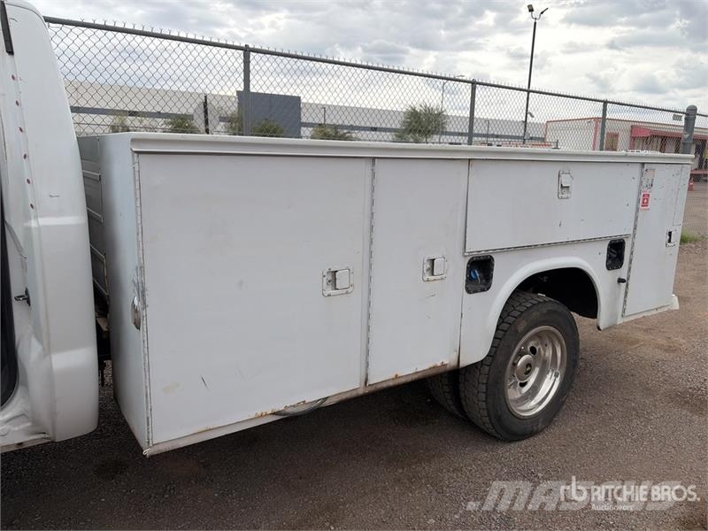 Ford F-550 4x2 Utility Truck Пикапи