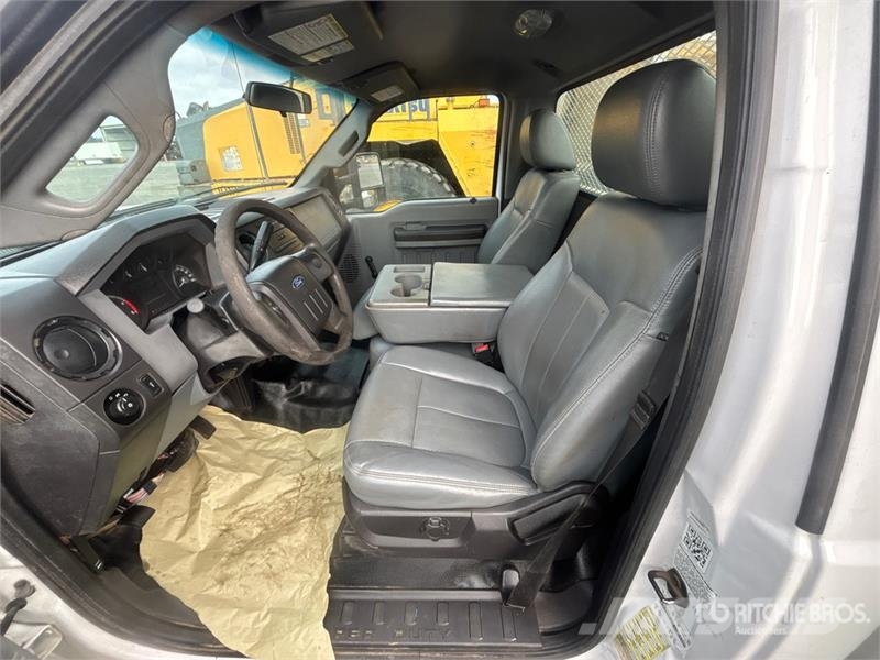 Ford F-550 4x2 Utility Truck Prekucniki