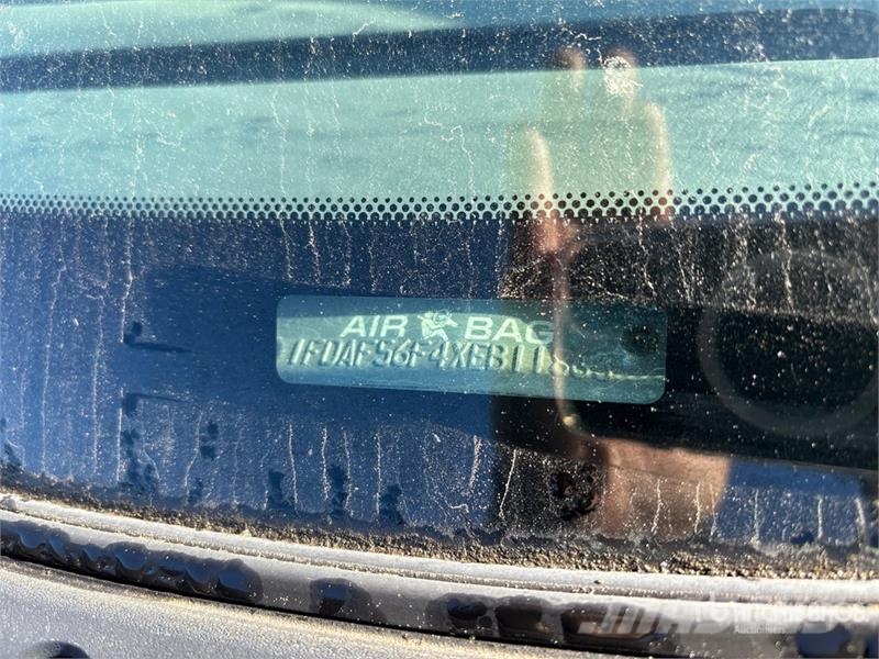 Ford F-550 4x2 Utility Truck Pick up/Dropside