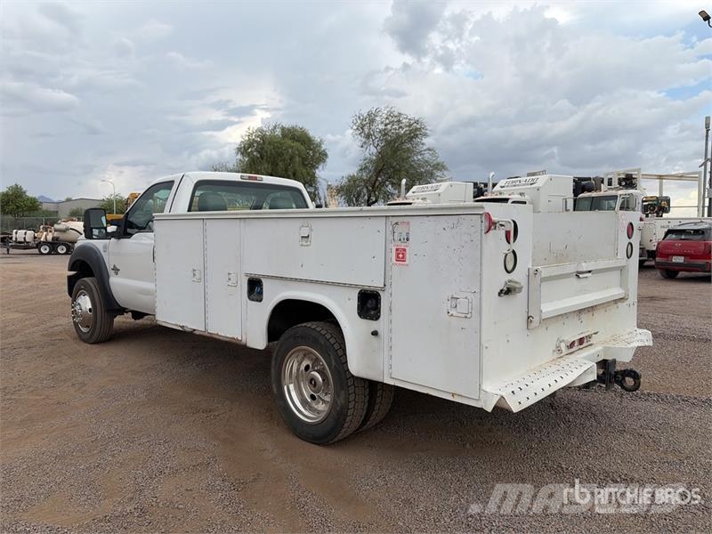 Ford F-550 4x2 Utility Truck Пикапи