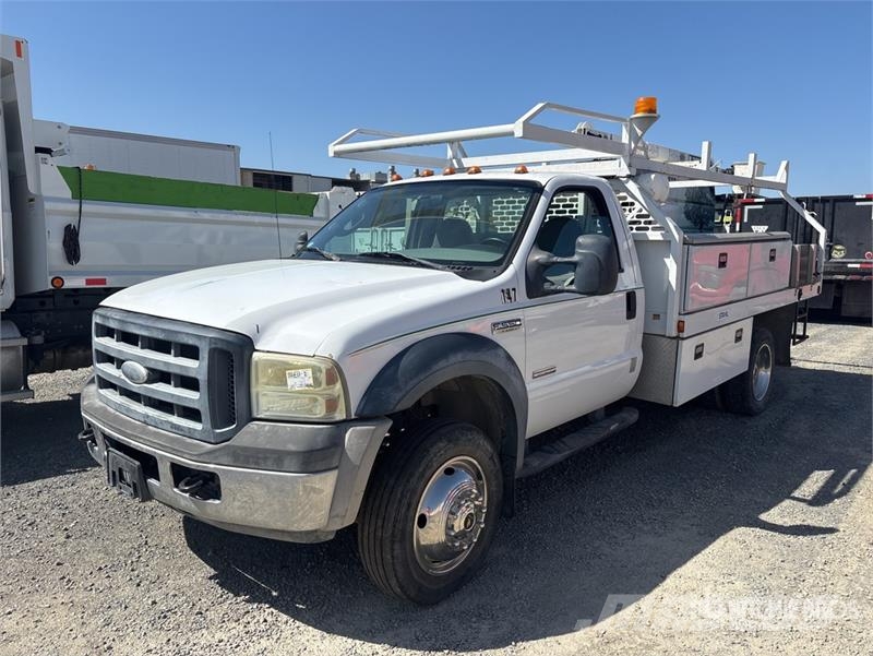 Ford F-550 4x2 Utility Truck Pick up/Dropside