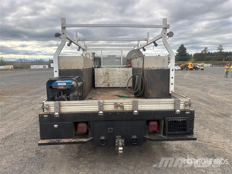 Ford F-550 4x2 Utility Truck Vieglais kravas automobilis/izkraušana no sāniem