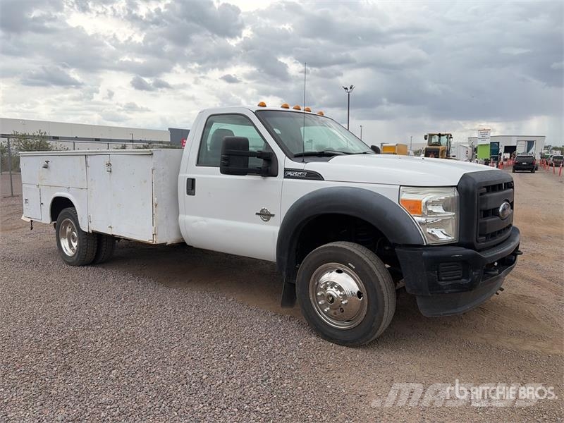 Ford F-550 4x2 Utility Truck Пикапи