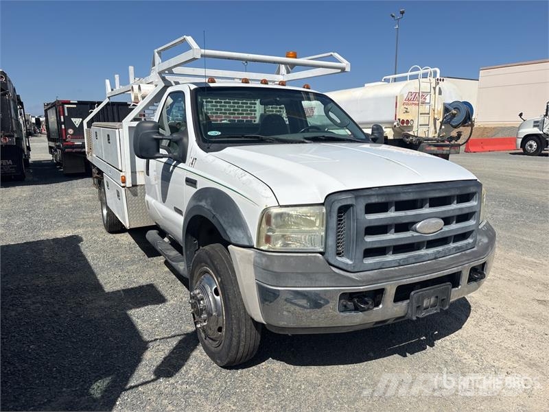 Ford F-550 4x2 Utility Truck Pick up/Dropside