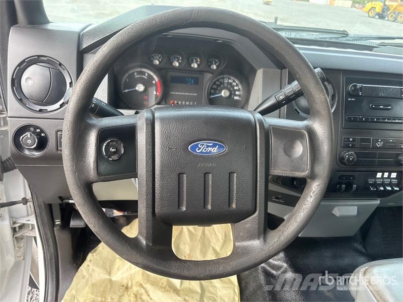 Ford F-550 4x2 Utility Truck Prekucniki