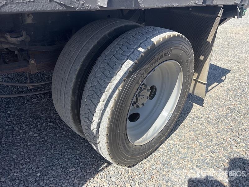 Ford F-550 4x4 Crew Cab Flatbed Truck شاحنات مسطحة/مفصلية الجوانب