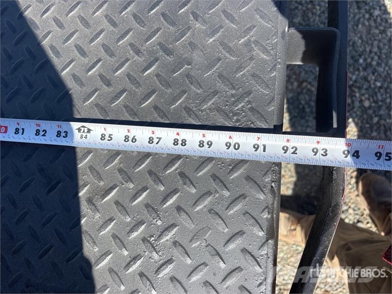 Ford F-550 4x4 Crew Cab Flatbed Truck شاحنات مسطحة/مفصلية الجوانب