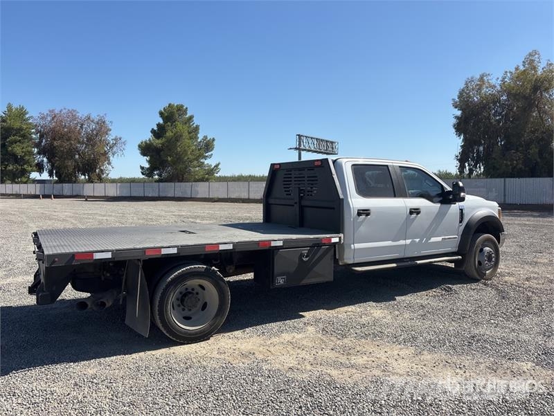 Ford F-550 4x4 Crew Cab Flatbed Truck شاحنات مسطحة/مفصلية الجوانب