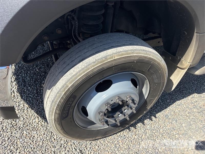 Ford F-550 4x4 Crew Cab Flatbed Truck شاحنات مسطحة/مفصلية الجوانب