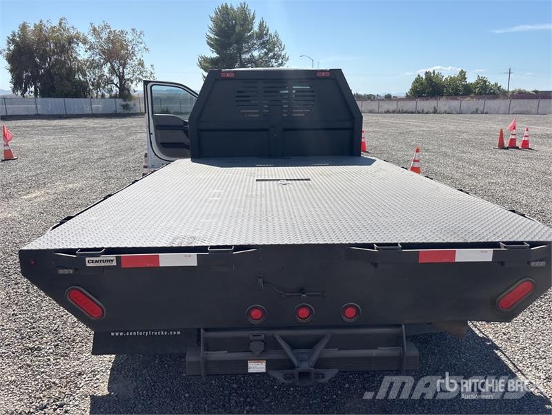 Ford F-550 4x4 Crew Cab Flatbed Truck شاحنات مسطحة/مفصلية الجوانب