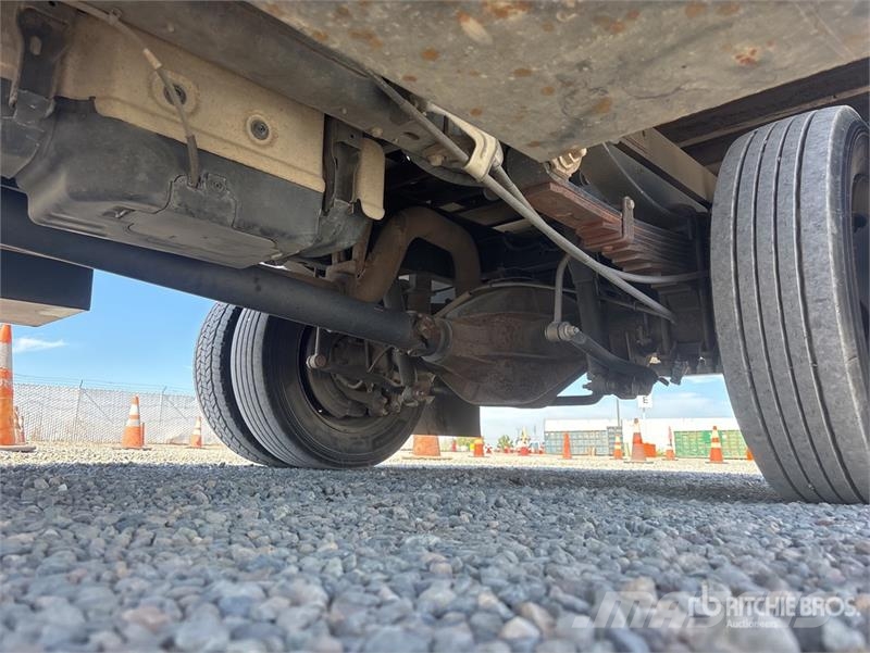 Ford F-550 4x4 Crew Cab Flatbed Truck شاحنات مسطحة/مفصلية الجوانب