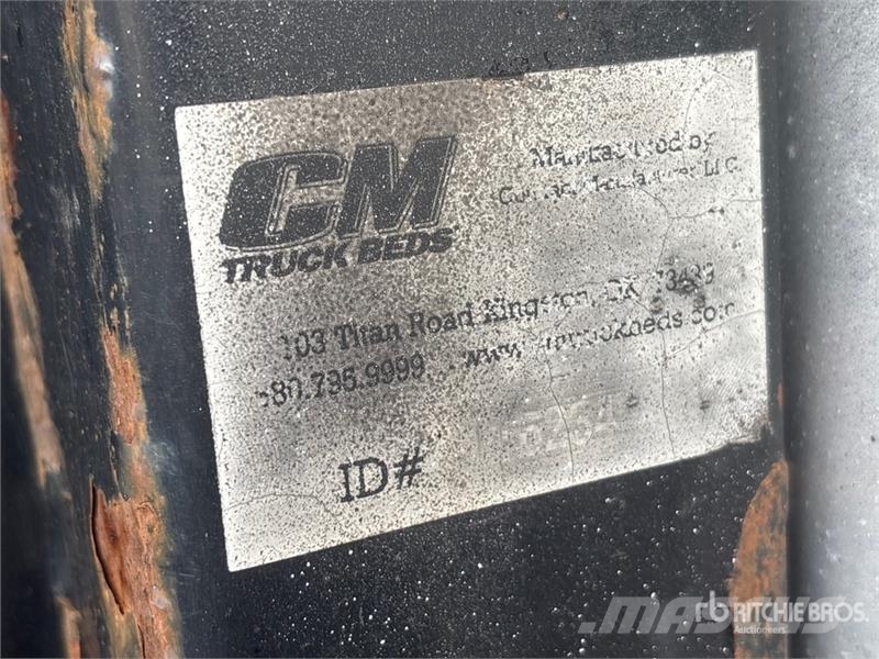 Ford F-550 4x4 Crew Cab Flatbed Truck Platformas/izkraušana no sāniem
