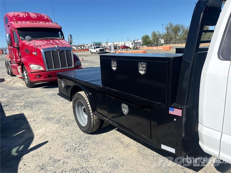 Ford F-550 4x4 Flatbed Truck Planbiler