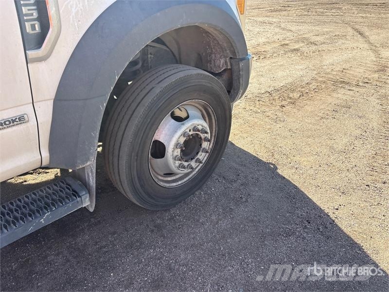 Ford F-550 Flatbed Truck Flatbed / Dropside trucks