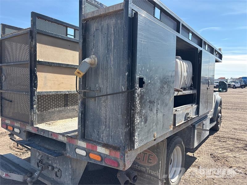 Ford F-550 Flatbed Truck Flatbed / Dropside trucks
