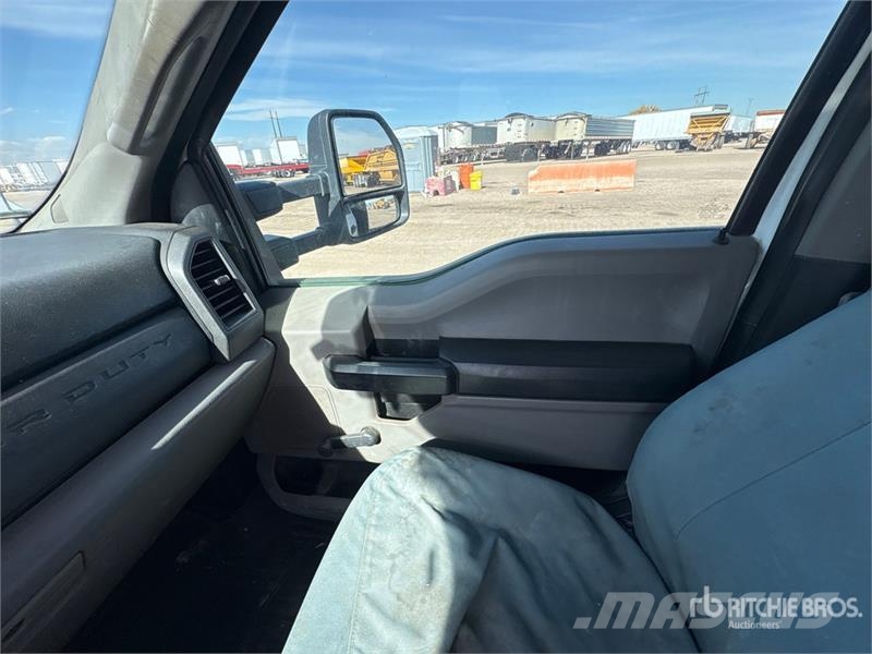 Ford F-550 Flatbed Truck Flatbed / Dropside trucks