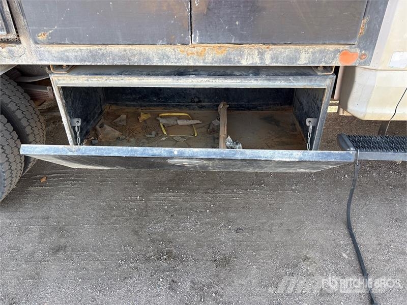 Ford F-550 Flatbed Truck Flatbed / Dropside trucks