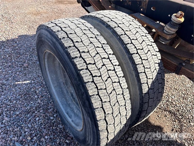 Ford F-550 XL 駕駛室與內部