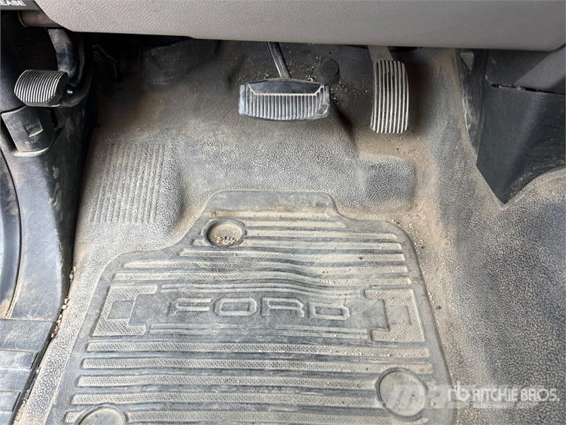 Ford F-550 XL 4x2 Arrow Board Truck Övriga bilar