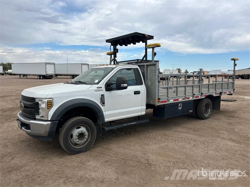 Ford F-550 XL 4x2 Arrow Board Truck Övriga bilar