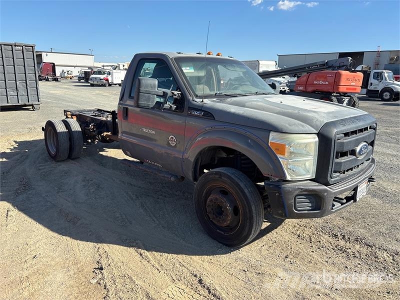Ford F-550 XL 4x2 Cab and Chassis Кабини