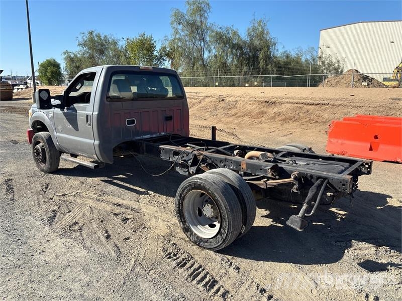 Ford F-550 XL 4x2 Cab and Chassis Кабини